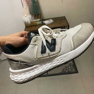 New Balance sneakers x70
